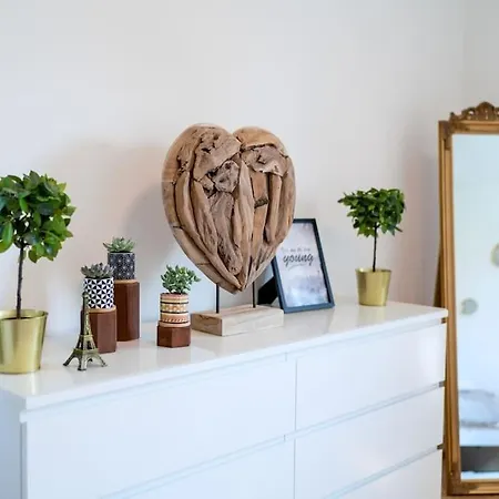 Eg Mitte Schone 70m² Grosse 2-zimmer Nahe Salzburg Mit Zugang Zum Garten 弗赖拉辛