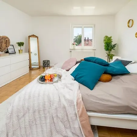 公寓 Eg Mitte Schone 70m² Grosse 2-zimmer Nahe Salzburg Mit Zugang Zum Garten *