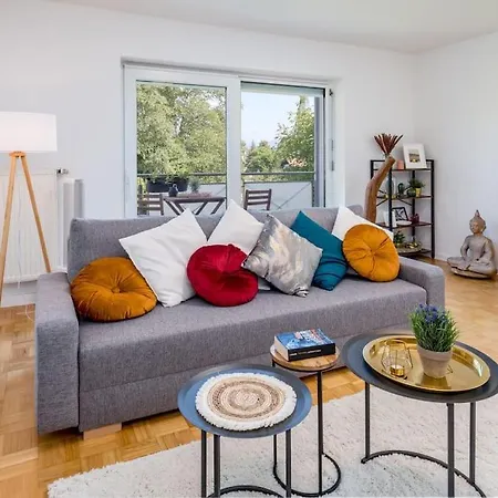 Eg Mitte Schone 70m² Grosse 2-zimmer Nahe Salzburg Mit Zugang Zum Garten 公寓