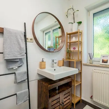 Appartement Eg Mitte Schone 70m² Grosse 2-zimmer Nahe Salzburg Mit Zugang Zum Garten Freilassing